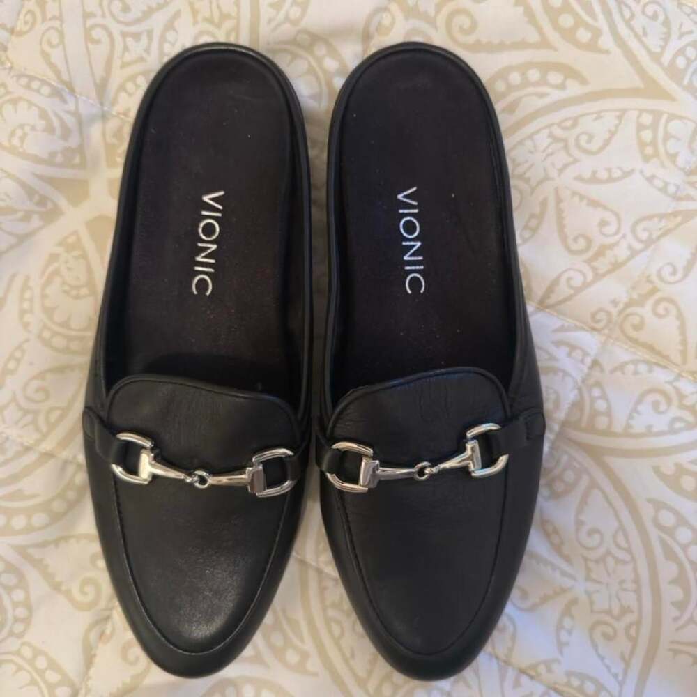 Vionic Black Leather Loafers Size 8 Silver Buckle - Picture 2 of 4